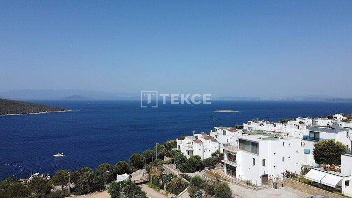 Twin Villa with Detached Garden and Sea View in Bodrum Türkbükü