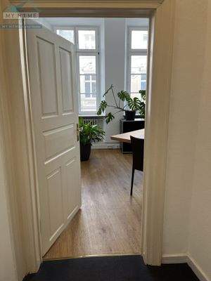 Eingangsbereich Durchgang zu Konferenzraum