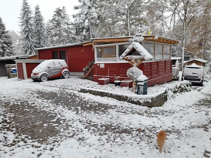 ganzjährig nutzbarer Bungalow mit Tiefgarage