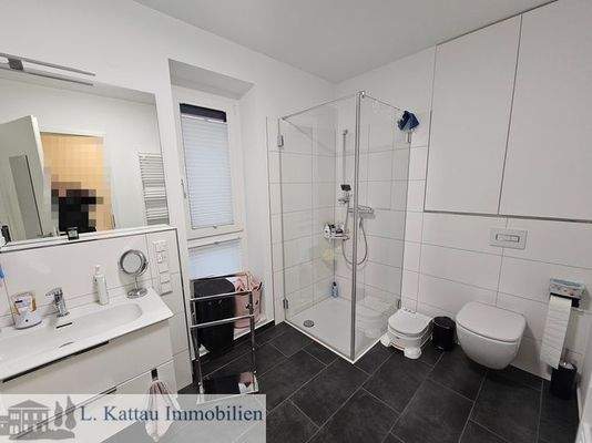 modernes Tageslicht-Vollbad