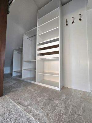 begehbarer Kleiderschrank