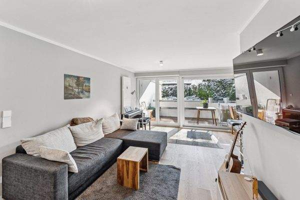 Helle großzügiges Wohnzimmer