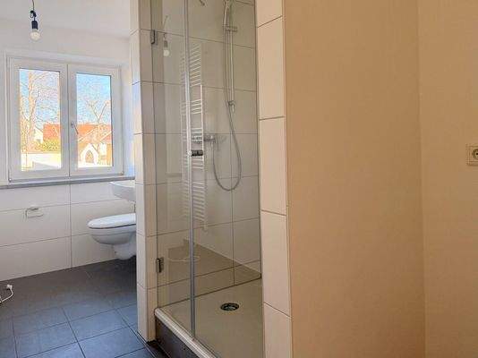 Das Tageslicht-Badezimmer mit Dusche