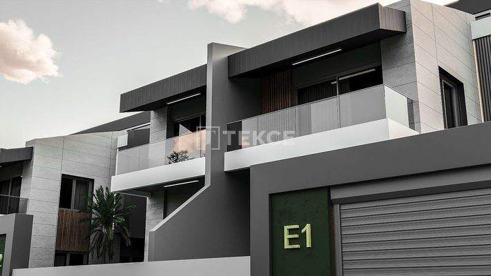 Houses in Complex Close to Forest in Antalya Duzlercami