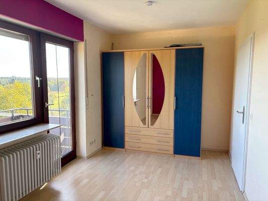 ... mit Zugang Balkon