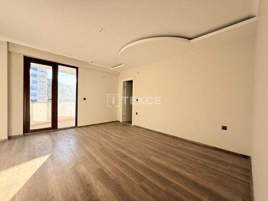 Middle-Floor Apartment in a Complex with Pool and Gym in Trabzon