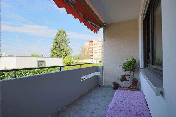 Balkon 2023 neu gefliest