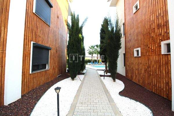 Furnished 2 Bedroom Garden Apartment in a Complex with Pool in Belek