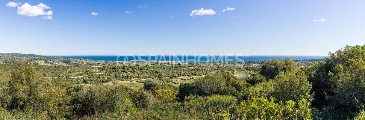 Panoramic Sea and Golf-View Land in Sotogrande Cádiz