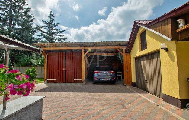 Garage + Carport