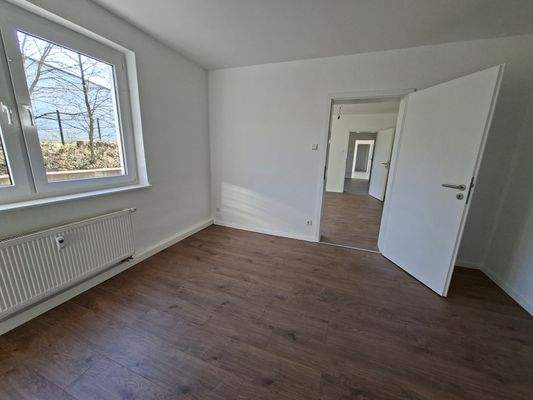 Blick von Zimmer 3 Richtung Küche/Diele.jpg