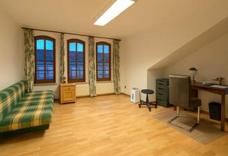 OG Großes Erkerzimmer + Büro 1