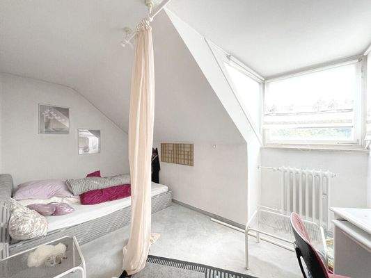 Helle Gaube im Dachstudio