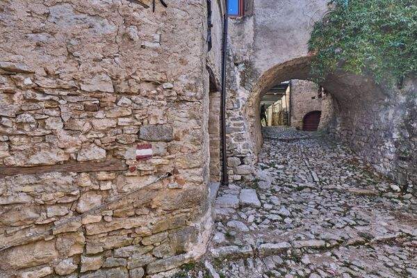 Campo di Brenzone - Rustico - ID1_4388 (WEB).jpg