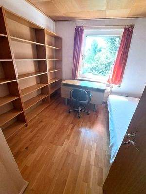 OG kleines Kinderzimmer