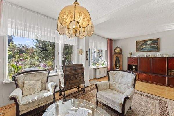 Geräumiges Wohnzimmer