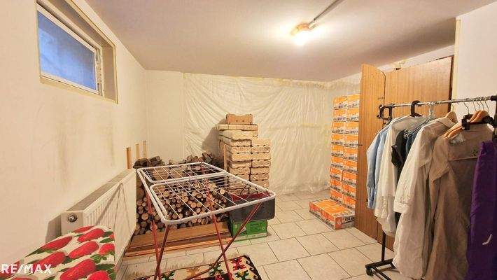 Holzlager Waschküche