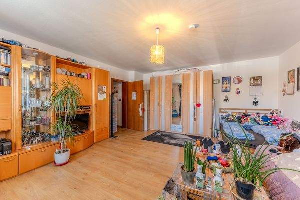 Wohnzimmer mit Blick zum Flur