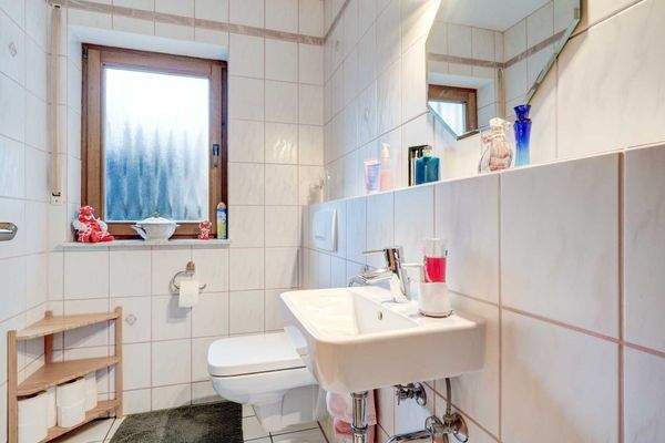 Hauptwohnung - Gäste-WC