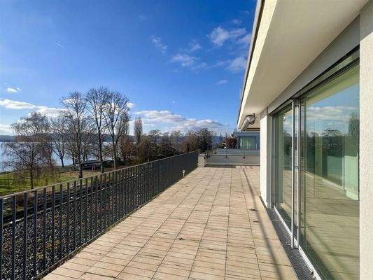 traumhaft große Dachterrasse