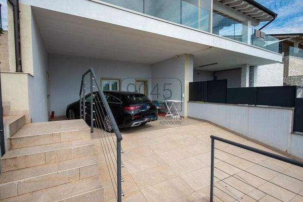 Eckreihenhaus-Villa mit großem Garten in Castion Veronese - Gardasee