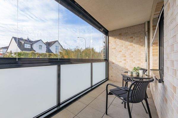 Loggia mit verschiebaren Fensterelementen