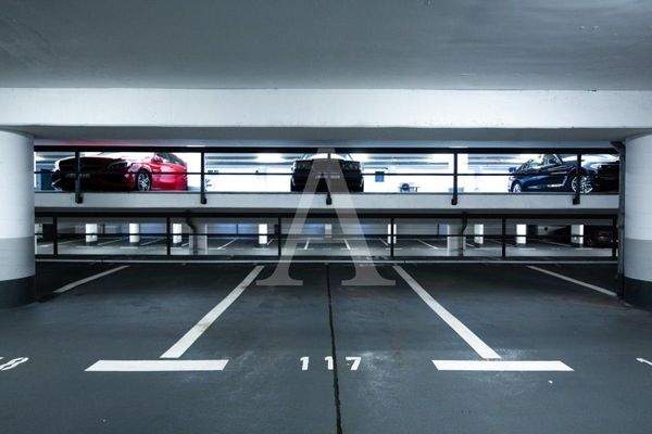 Objekteigene Tiefgarage