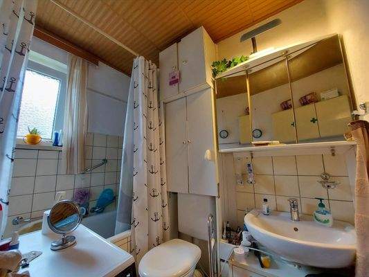 Wannenbad mit Tageslicht - Ansicht I