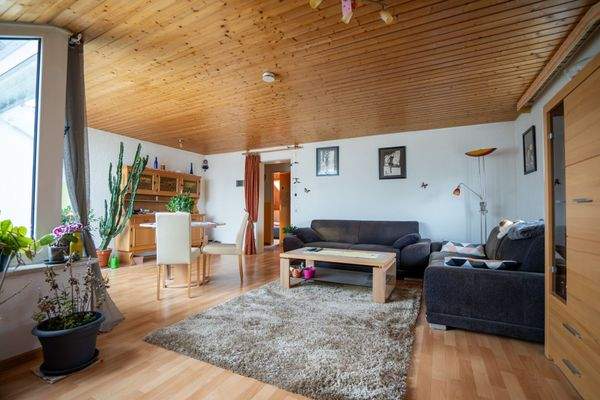 schönes Wohn- Esszimmer