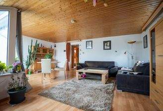 schönes Wohn- Esszimmer