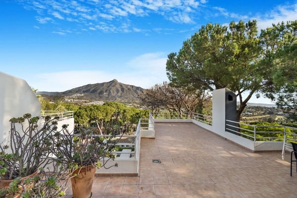 Großzügige Terrasse mit wunderschönen Ausblick