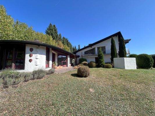 Blick auf Atelier und Südseite