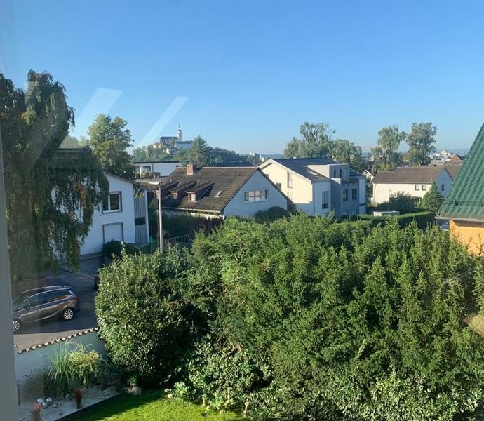 Großzügige 7-Zimmer-Maisonettewohnung mit Balkon und Garten in Siegburg