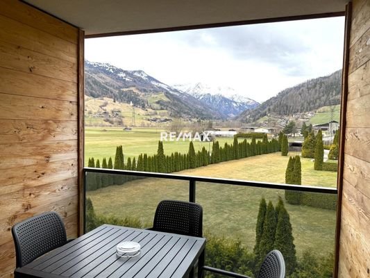 überdachter Balkon