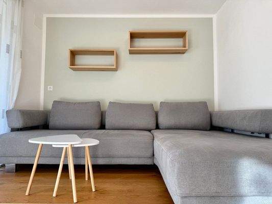 DE | Neuwertige 4-Zimmer-Maisonette in Rabland! 165 m² Garten, 2 Terrassen, Balkon, vollmöbliert, 3 Parkplätze – jetzt besichtigen! IT | Duplex 4 locali come nuovo a Rablà! Giardino 165 m², 2 terrazze, balcone, arredato, 3 posti auto – visita ora! EN | Li