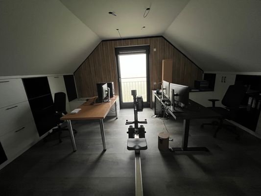 Dachboden Büro.jpg