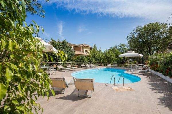 Hotel-Cannamele-Resort-piscina-5