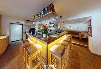 Ötz - Pizzeria - Barbereich