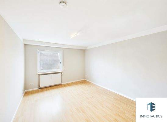 Schlafzimmer - (KI leergeräumt)