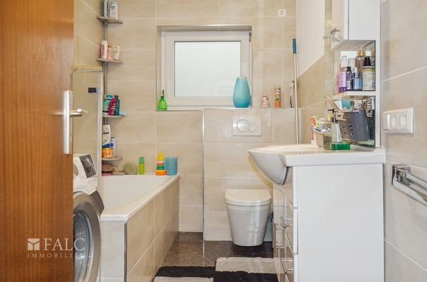 Badezimmer Wohnung 1