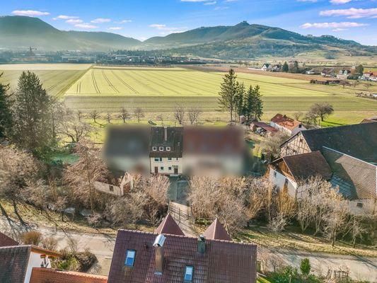 Hausansicht mit Blick zur Teck