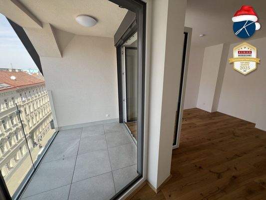 2. Loggia und Zimmer mit Loggia