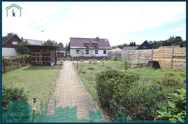 1999 Blick übers Grundstück zur Straße.jpg