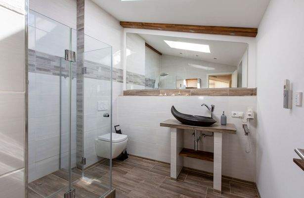 hochwertiges Bad im OG