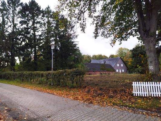 mögl. Grundstückszufahrt vorbereitet