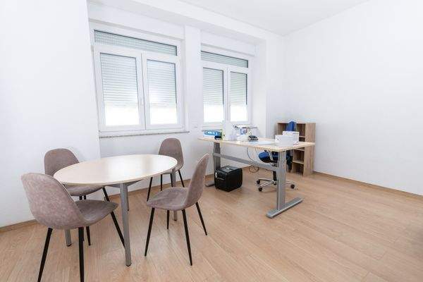 Schlafzimmer (1)_resized.jpg