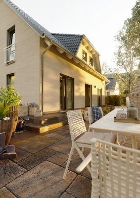 dd39af0d-d8df-4681-b730-d30244d82db2-1942594880