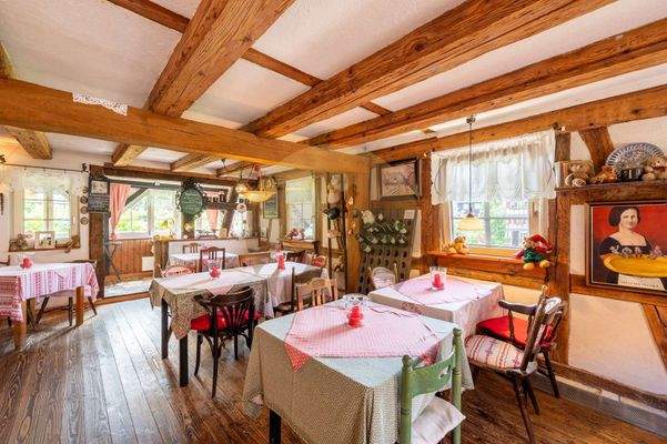 haus-restaurant-sasbachwalden-gaststube-wolf-immobilien