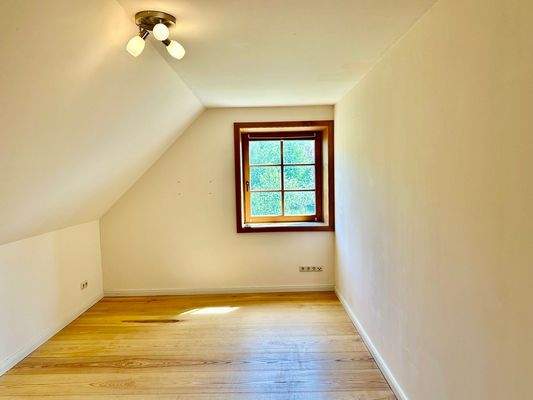 Haus vorne links Kinderzimmer