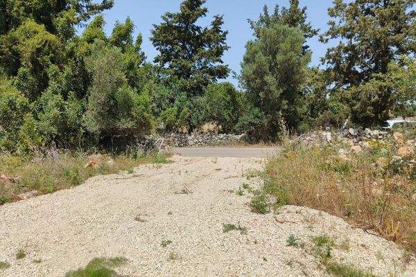 Kreta, Litsarda: Ruhiges Grundstück mit Baugenehmigung und atemberaubender Aussicht auf die Landschaft zu verkaufen